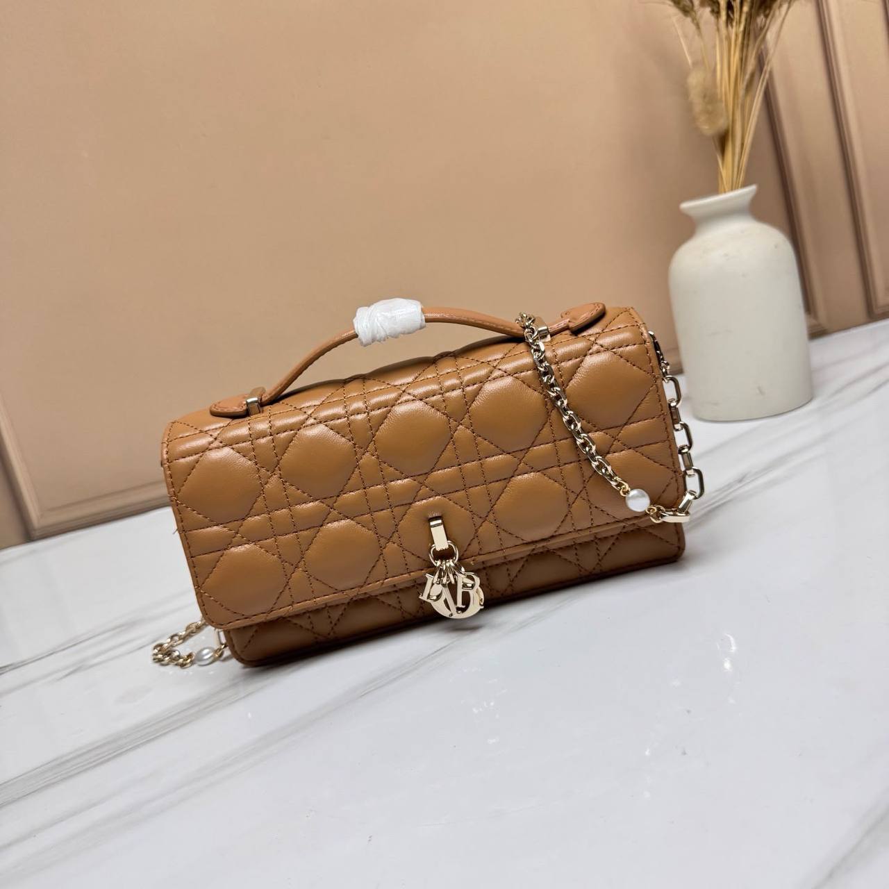 Dior 
Master🎁
290 dhs✅
#22cm

Zain228
♥️♥️♥️