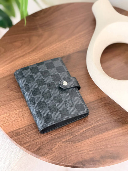 NEW COLLECTION
BRAND- LOUIS VUITTON
NOTEBOOK 
SUPER MASTER QUALITY 
WITH PAPER BAG

For Price 👇 WhatsApp✅
0568585901 
0507557372
0552275751 Owner Zain 👌

Zain267
♥️♥️♥️