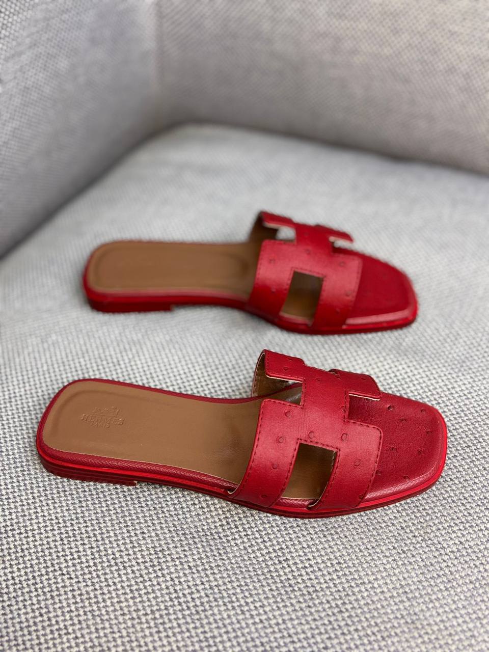 Hermes  
100 dhs✅
Size 36-42

Zain55
♥️♥️♥️