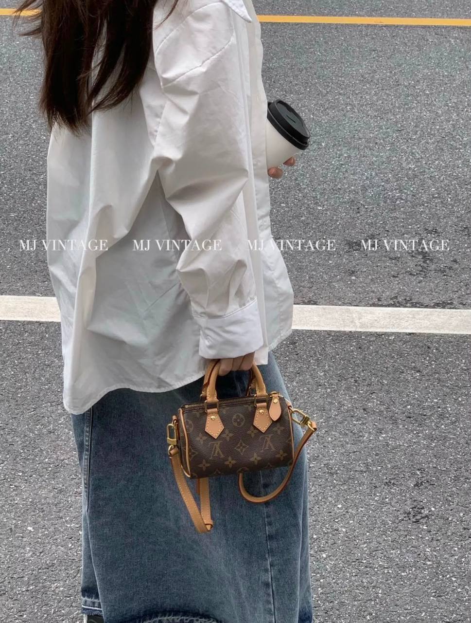 LV SPEEDY MINI SIZE GOOD QUALITY WITH BOX 
100 dhs🇦🇪🇦🇪
Size:16cm

Zain195
♥️♥️♥️