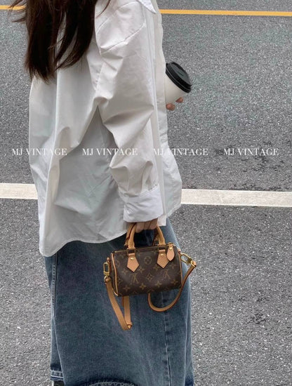 LV SPEEDY MINI SIZE GOOD QUALITY WITH BOX 
100 dhs🇦🇪🇦🇪
Size:16cm

Zain195
♥️♥️♥️