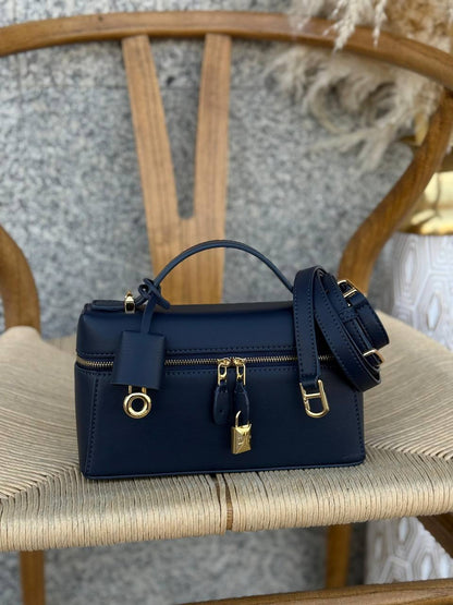 LORO PIANA
22cm
350 dhs❤️
Top quality
With box🎁

Zain167
♥️♥️♥️