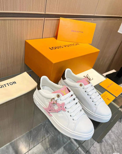 LV Shoes
Size 36-41 
150 DHS🇦🇪🇦🇪

Zain40
♥️♥️♥️