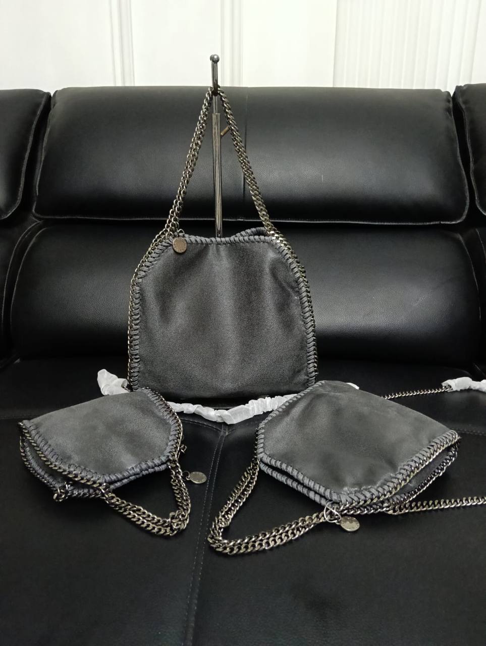 Stella McCartney
100 dhs🇦🇪🇦🇪   16cm
110 dhs🇦🇪🇦🇪   19cm
120 dhs🇦🇪🇦🇪    25cm

Zain26
♥️♥️♥️