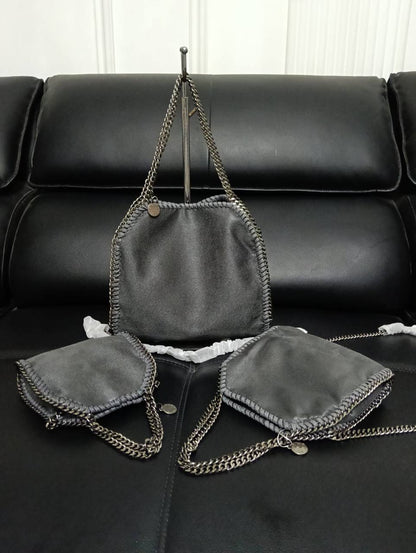 Stella McCartney
100 dhs🇦🇪🇦🇪   16cm
110 dhs🇦🇪🇦🇪   19cm
120 dhs🇦🇪🇦🇪    25cm

Zain26
♥️♥️♥️