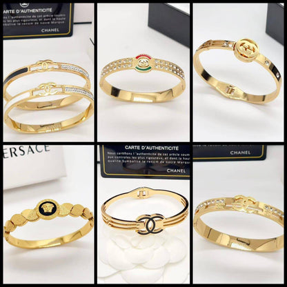 *Bangle ❤️‍🔥*
Stainless steel 💯
Non tarnish ✨
With black boxes 🗃️ 
AED:10
With normal boxes 📦 
And paper bag 🛍️
30 dhs❣️

Zain216
♥️♥️♥️