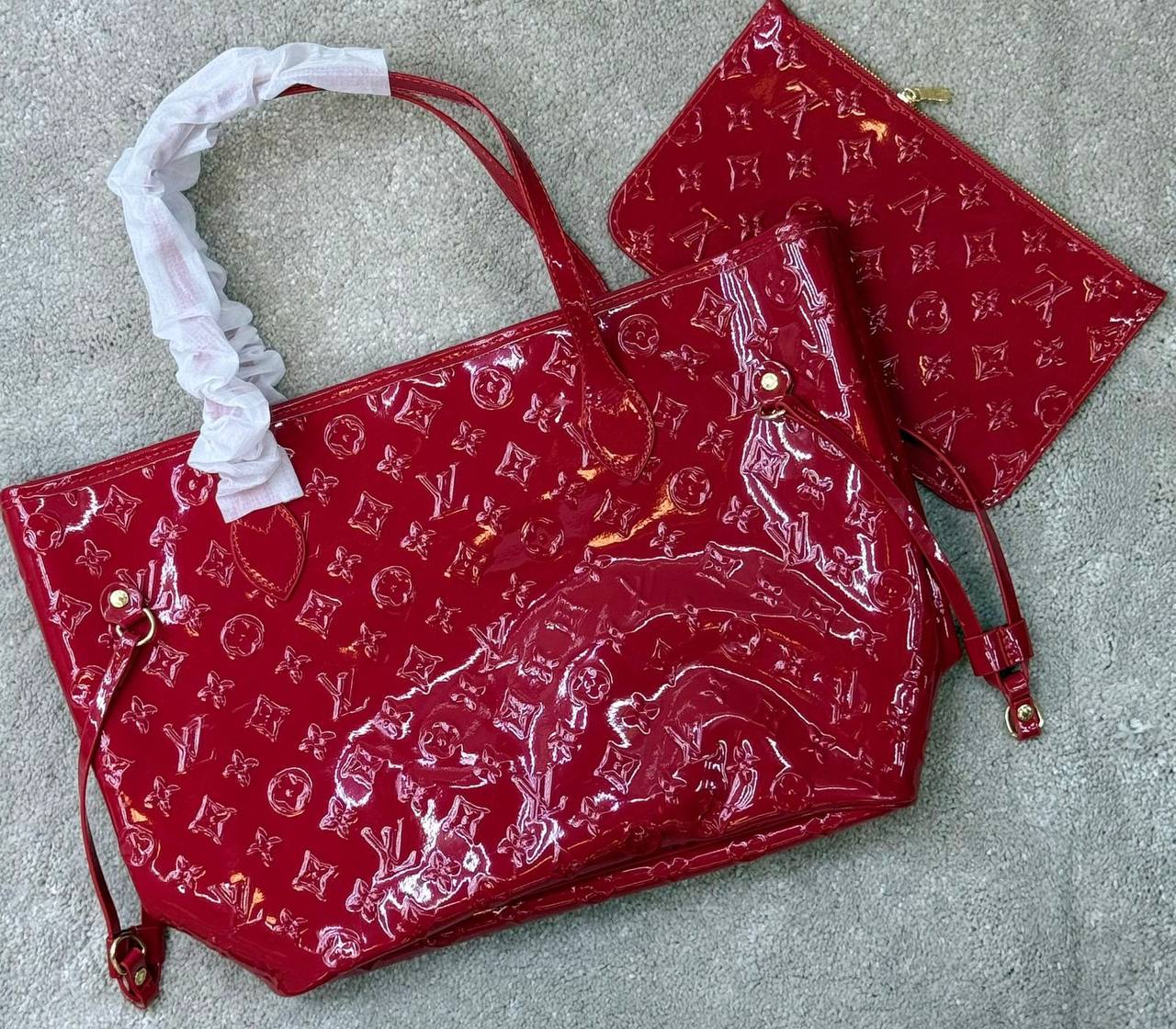 LV NEVERFULL GLOSSY 
GOOD QUALITY 👌

90 dhs🪙🌨️

WITH BOX 
🎁🎁🎁

Zain28
♥️♥️♥️