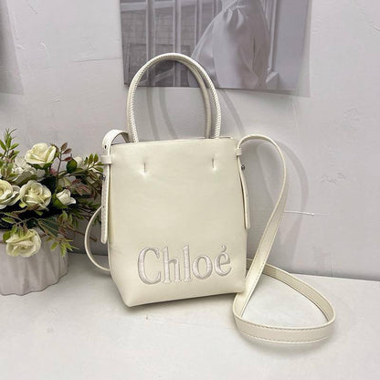 Chloe
Good quality 
45 dhs🪙💕
19*14*7cm

Zain17
♥️♥️♥️