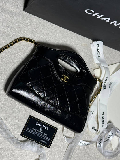 Chanel 

with box 
🎁🎁🎁

95 dhs💓

Zain175
♥️♥️♥️