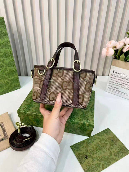 Gucci

95 dhs🗽

With Box
🎁🎁🎁

Zain50
♥️♥️♥️