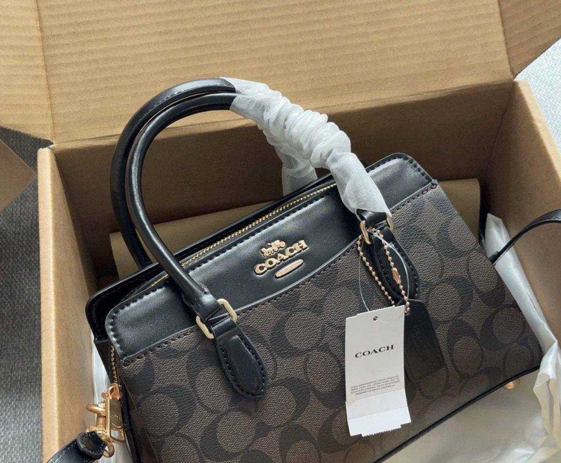 COACH 
NEW CAME 
GOOD QUALITY  
100 dhs✅

Zain39
♥️♥️♥️