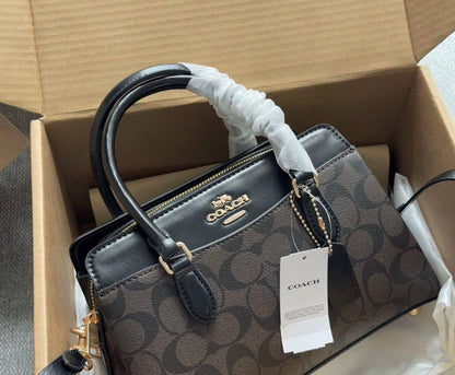 COACH 
NEW CAME 
GOOD QUALITY  
100 dhs✅

Zain39
♥️♥️♥️