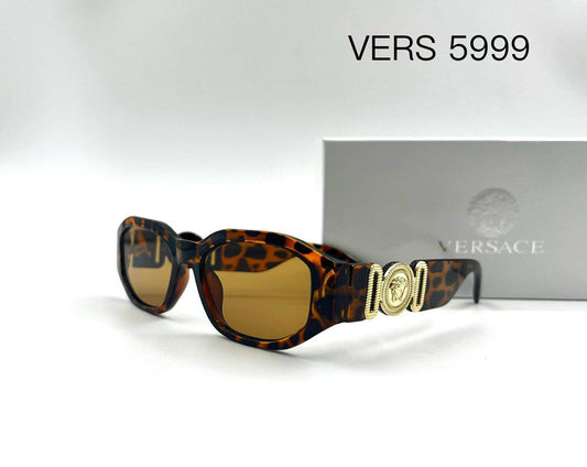 VERSACE

Sunglasses 🕶️ 
Good quality 💯 
Master box 🗃️ 

50 dhs🗽

Zain273
♥️♥️♥️