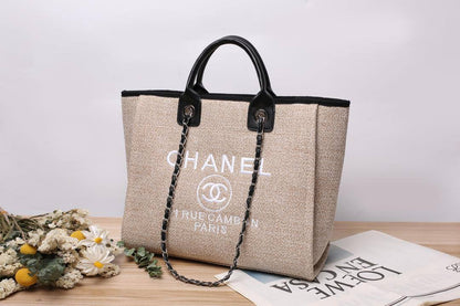 Chanel

100 DHS🇦🇪🇦🇪

 high quality 

42cm

Zain26
♥️♥️♥️