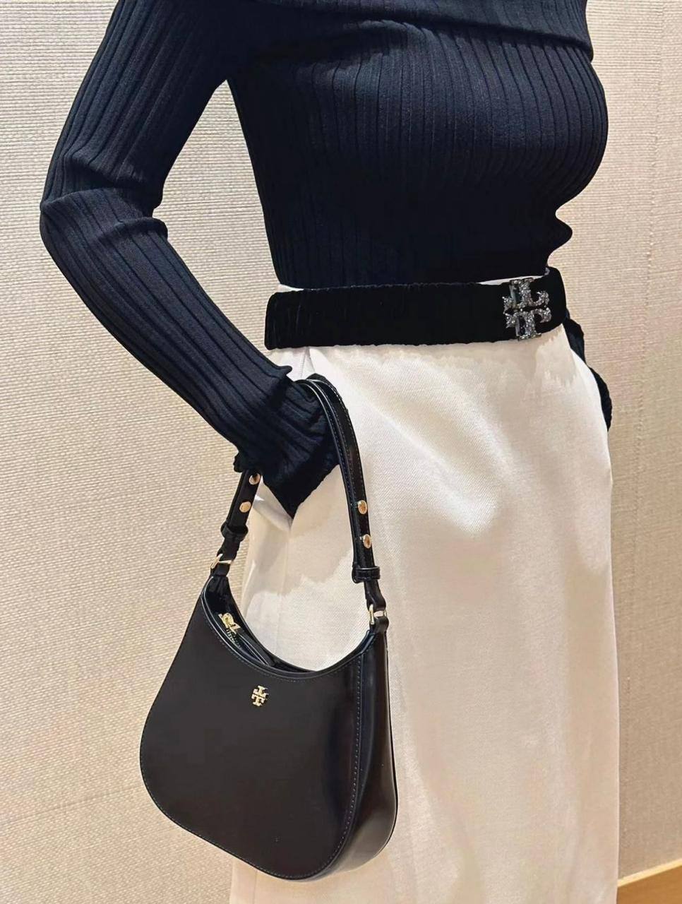 TORY BURCH 
GOOD QUALITY 
WITH BOX 
90 dhs✅

Zain17
♥️♥️♥️