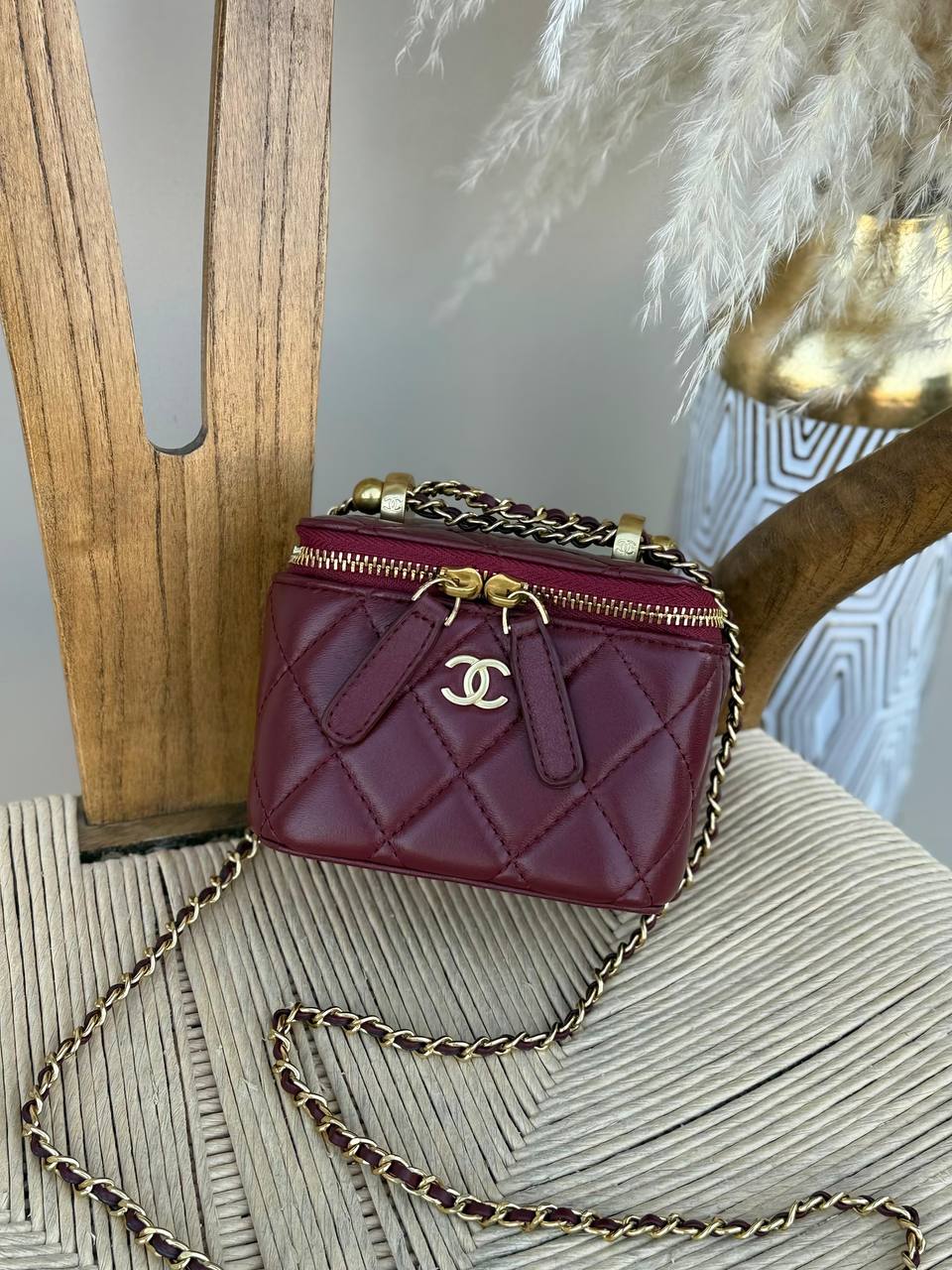 CHANEL
12cm
320 dhs🌺
17cm
340 dhs🌺
Top quality 
With box🎁

Zain167
♥️♥️♥️