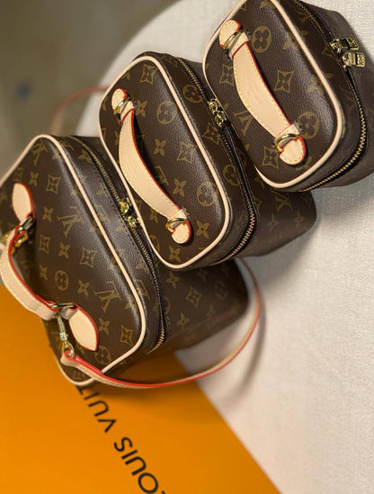 LV 
Small 95 dhs🌺
Medium 105 dhs🌺
Big 110 dhs🌺

Zain175
♥️♥️♥️