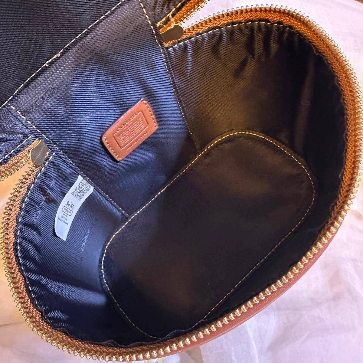 COACH  

MACK UP BOX 

RESTOCK 

HIGH QUALITY 

WITH BOX 
100 dhs🇦🇪🇦🇪

Zain295
♥️♥️♥️