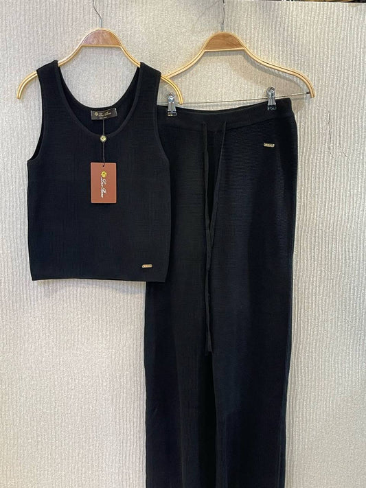 *New collections     
230 dhs🪙💚
*good  quality  
*Sizes:S M L * 
*AVAILABLE NOW*🥰🛍️🛍️

Zain231
♥️♥️♥️