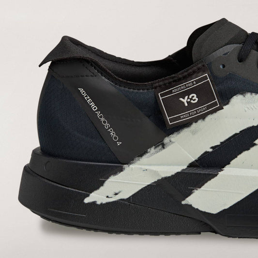 Adidas Y-3 Adizero Adios Pro 4 Black/Off White colorway🐼
New Arravial 😇
36-45 AVAILABLE 🤩
190 dhs❣️

Zain242
♥️♥️♥️