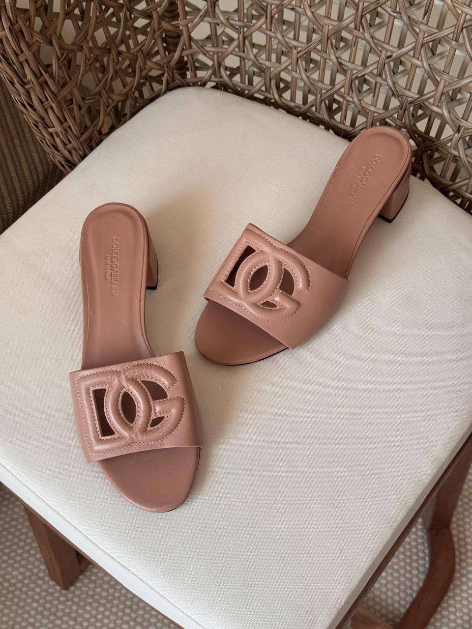 🩶 D&G 🩶
✨ New Collection
👠 36–41
💎 Premium Quality
🔥 Super Master
400 dhs💓

Zain198
♥️♥️♥️