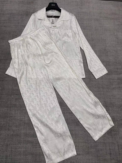 *New collections      
210 dhs🇦🇪🇦🇪
*good  quality  
*Sizes:S M L * 
*AVAILABLE NOW*🥰🛍️🛍️

Zain231
♥️♥️♥️