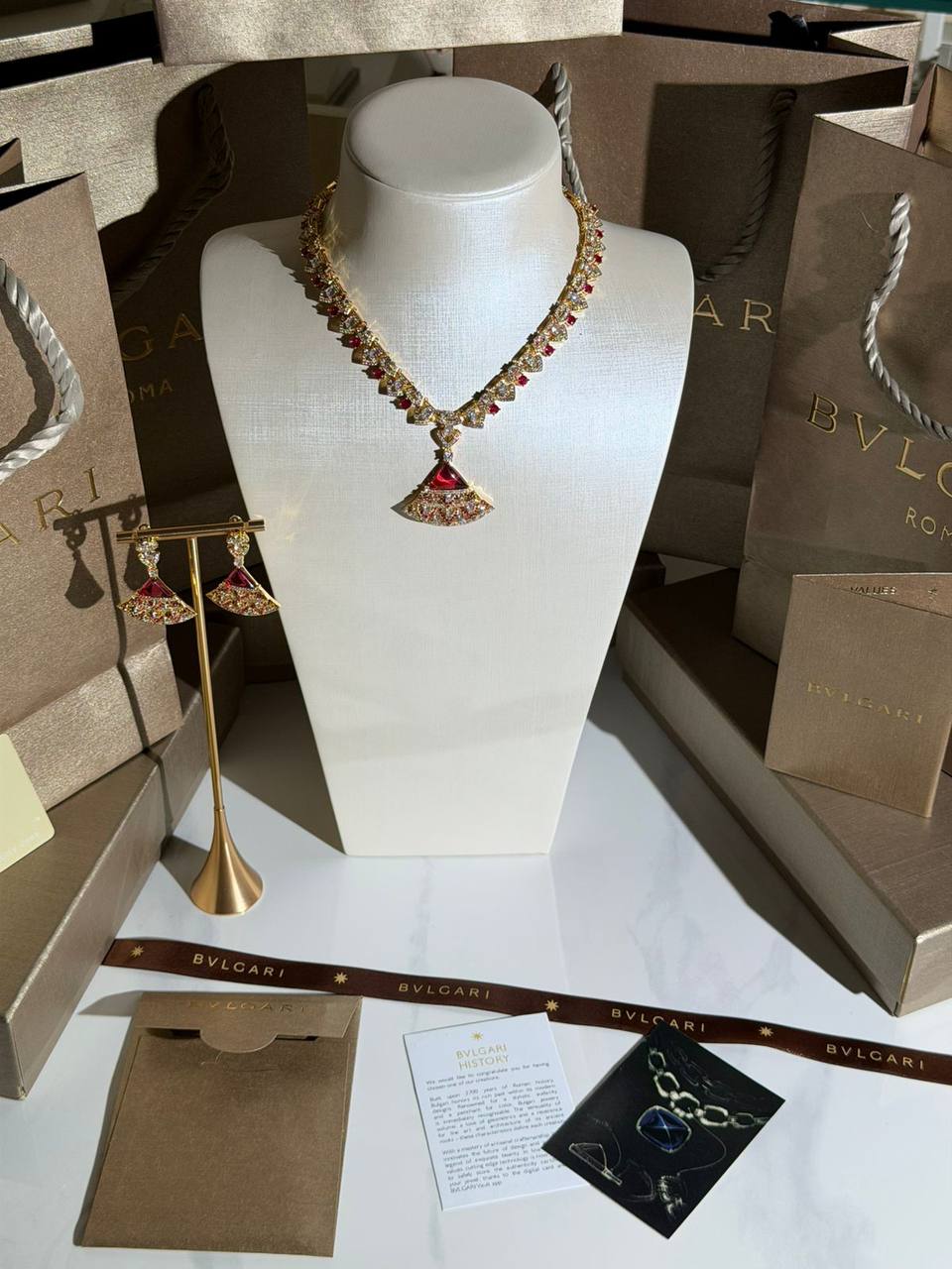 *BVlGARI*
New Collection 😍

Quality: Super Master 
Non -Tarnish color
* Necklace 
* ⁠Earrings
* For Price 👇 WTSP Text Zain 0568585901
* ⁠⁠
* ⁠Zain268
♥️♥️♥️