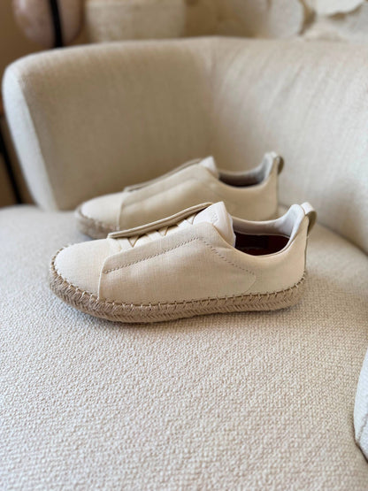 ZEGNA
*AAA QUALITY*
*SIZE:40 to 46*
450 dhs🇦🇪🇦🇪

Zain185
♥️♥️♥️