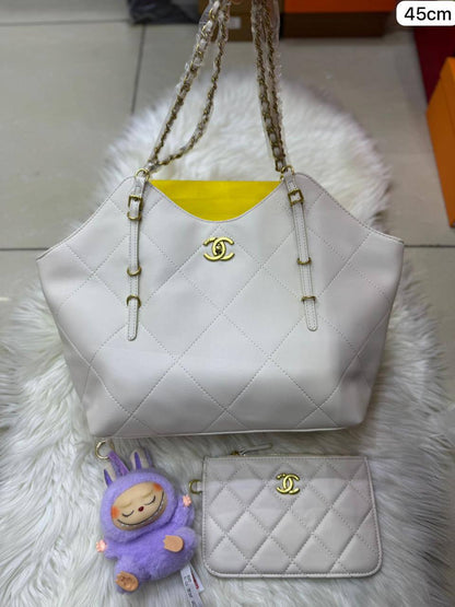 💕 Chanel  2 in 1
1️⃣ First quality
Size : 45 * 26 cm
90 dhs✅

Zain115
♥️♥️♥️