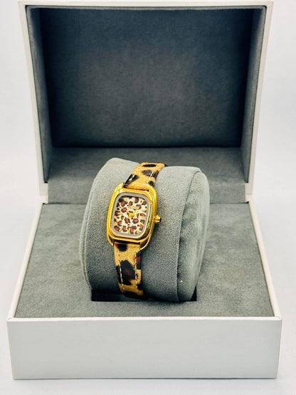 Guess ladies
*New arrival*🔥
45 dhs❣️

Zain08
♥️♥️♥️