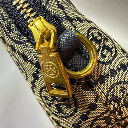 TORY BURCH

 NEW CAME GOOD QUALITY 

WITH BOX 
🎁🎁🎁

90 dhs✅

Zain39
♥️♥️♥️