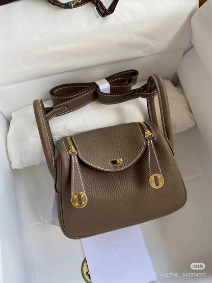 Hermes
20. Cm. 
Nice. Backing. High. Quality. 
330 dhs🪙🌨️

Zain131
♥️♥️♥️