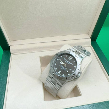Omega - Rolex - Bvlagri
70 dhs🪙💕

Zain37
♥️♥️♥️