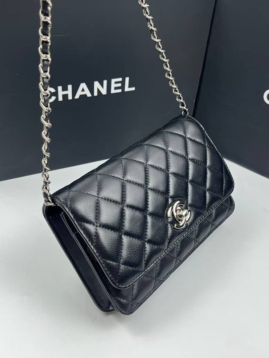 Chanel Master
260 dhs🪙💚
premium quality🧑🏻‍🎄

Zain228
♥️♥️♥️