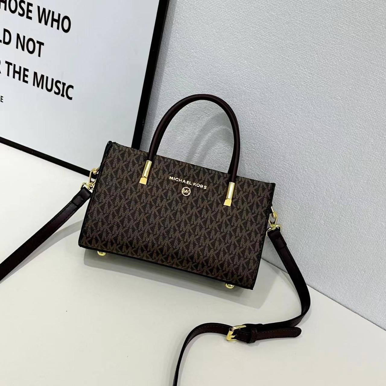 MK long
Size : 22 * 14 cm
95 dhs🪙🌺

with box 🎁

Zain115
♥️♥️♥️
