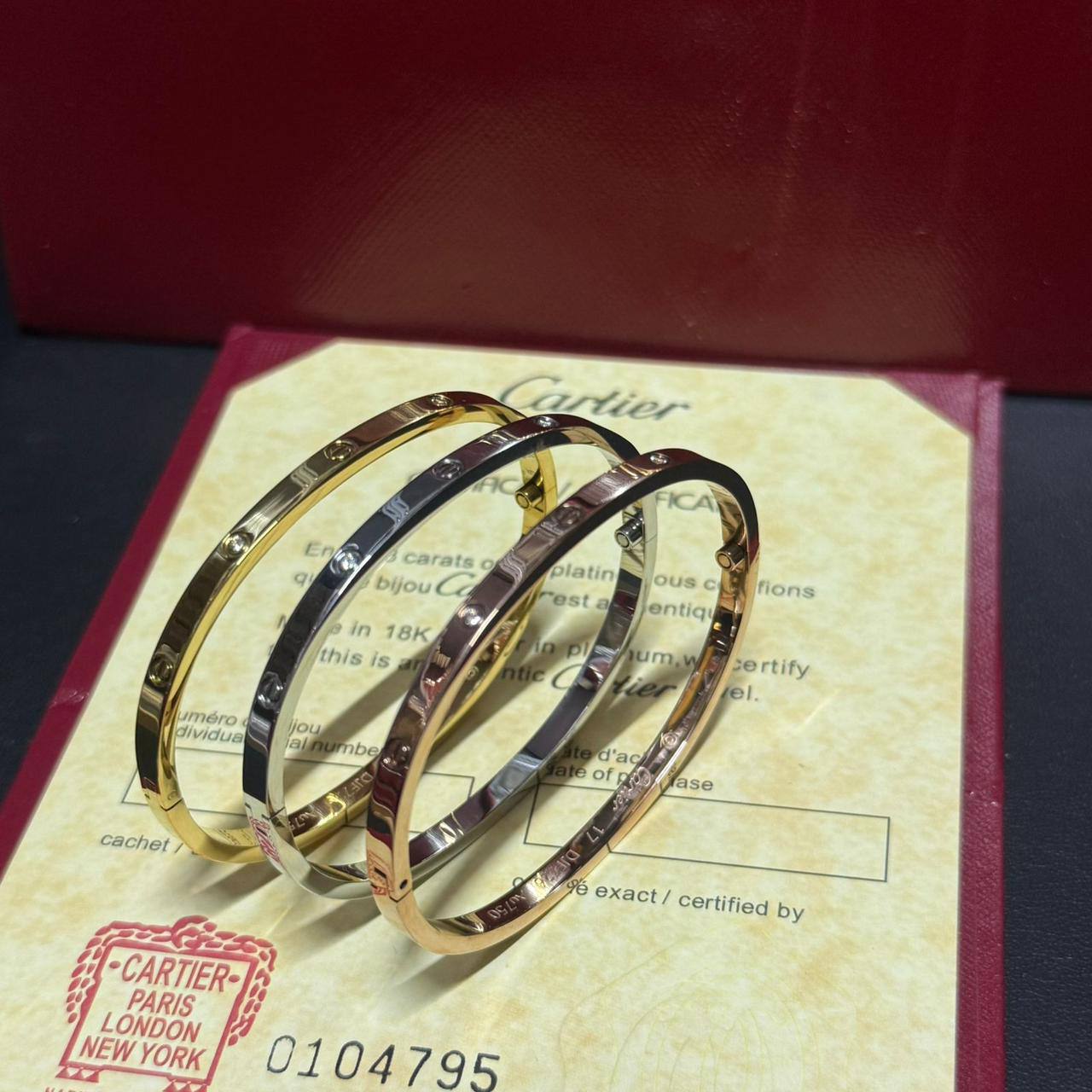 Cartier Bangle slim* 🦋
Size *16,17,18,19* 
Master Quality 🎊

45 dhs❤️
normal box 📦

Zain48
♥️♥️♥️