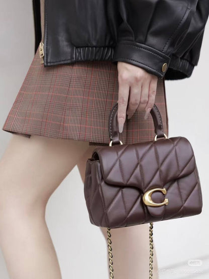 COACH 
NEW CAME HIGH QUALITY 
WITH BOX 
🎁🎁🎁

110 dhs✅

Zain39
♥️♥️♥️