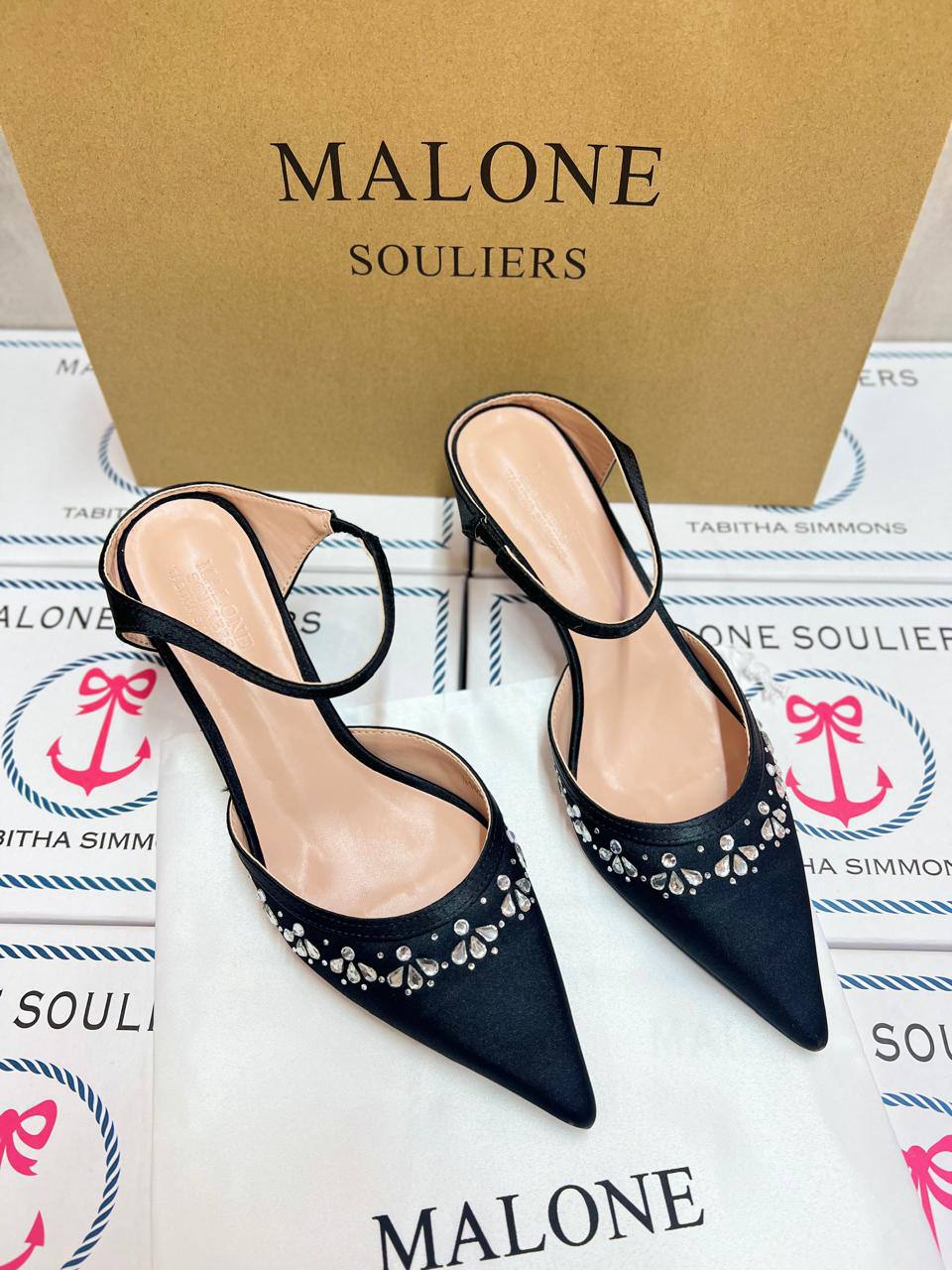 MALONE 

36-41

150 dhs🇦🇪🇦🇪

Zain88
♥️♥️♥️