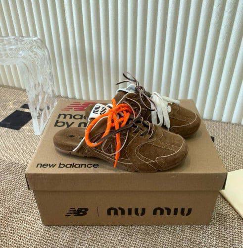 New Balance X Miu Miu 530 SL deco calf leather mules ‘Dark brown’
36-41 AVAILABLE 🤩
190 dhs🪙💕

Zain242
♥️♥️♥️