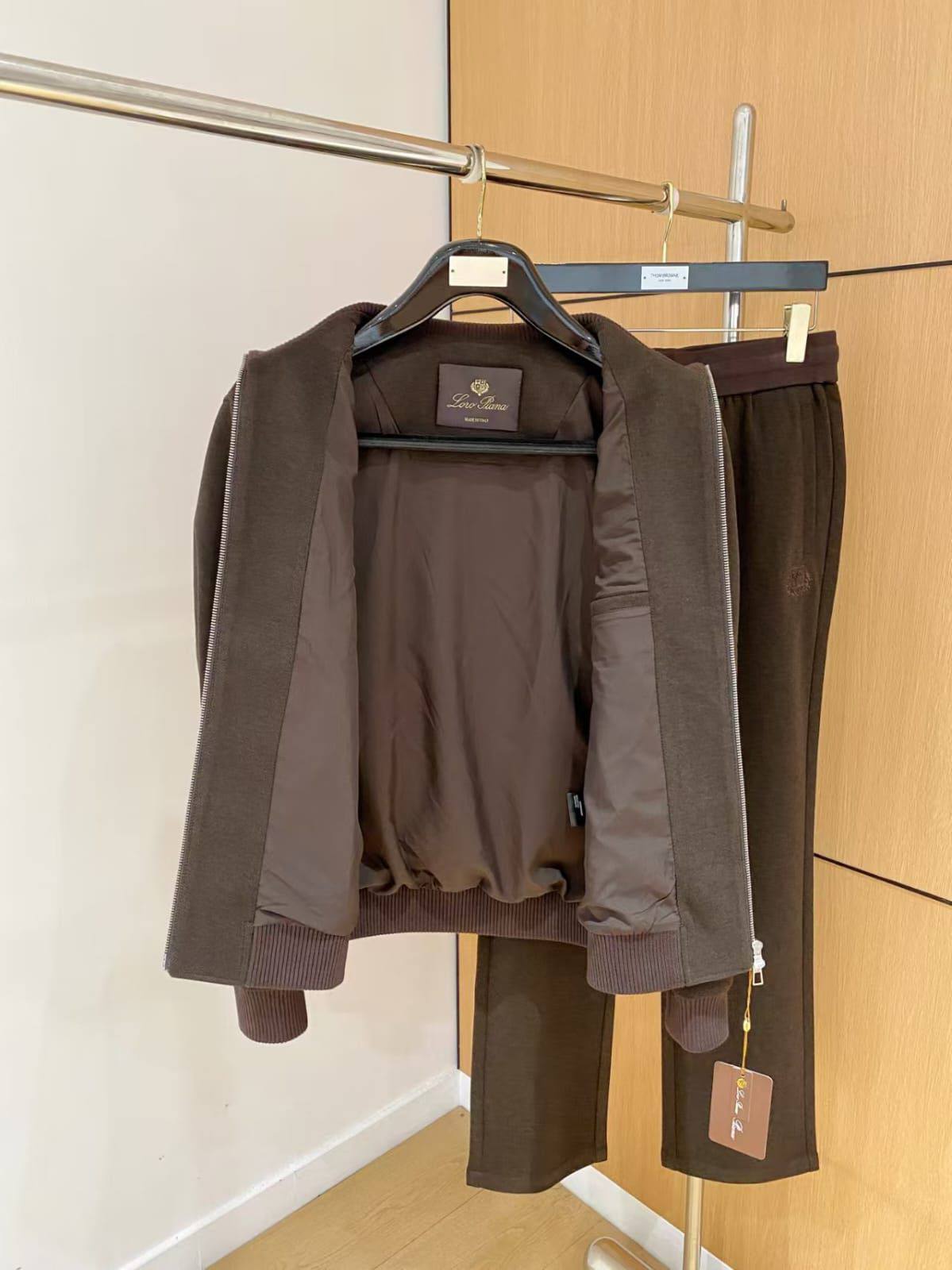 LORO PIANA

Super Master quality

Sizes:M L XL 2XL 3XL
990 dhs🇦🇪🇦🇪

Zain330
♥️♥️♥️