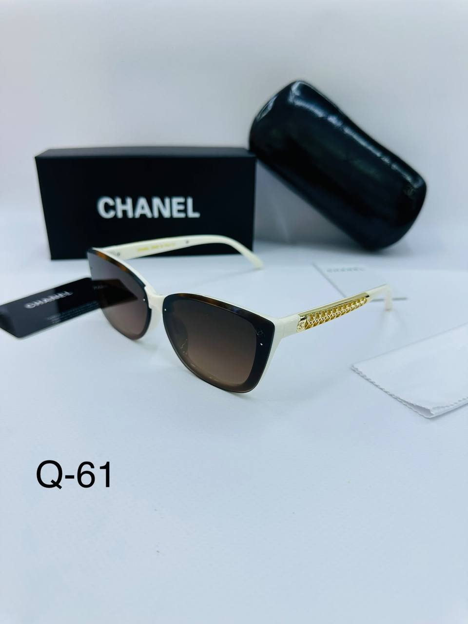 Sunglasses 🕶️*
New stock 💥
good quality 💯
Copy one 1️⃣ 
With master box 🗃️ 
50 dhs💛

Zain216
♥️♥️♥️