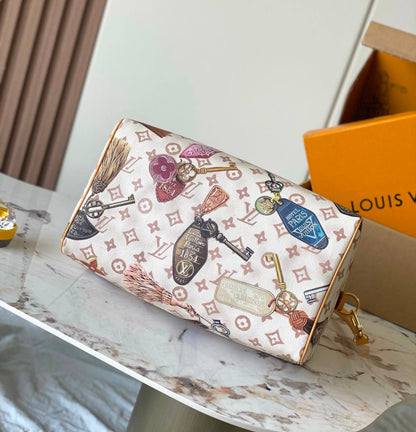 LV
 SPEEDY NEW DESIGN MASTER QUALITY 
260 dhs✅
(with leather)
30cm

Zain295
♥️♥️♥️