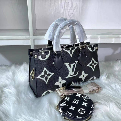 LV
95 dhs🇦🇪🇦🇪
size 23cm

Zain26
♥️♥️♥️