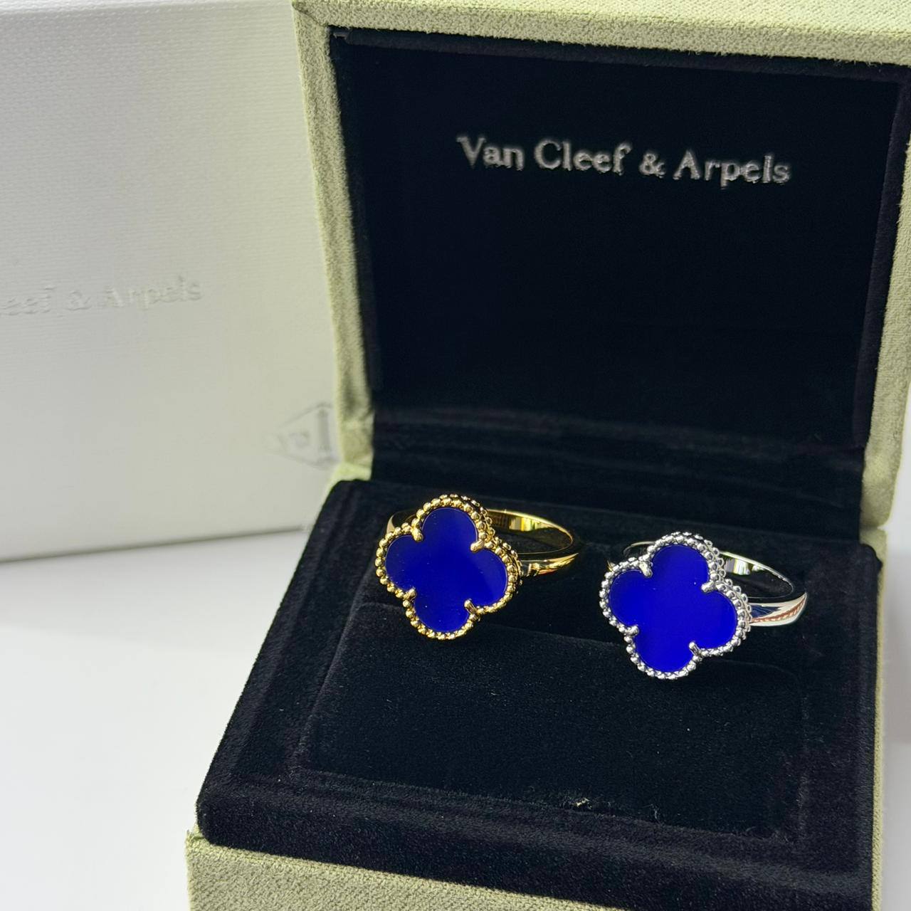 VCA ❤️‍🔥*
Ring 💍 size available 👇
6,7,8,9
Master quality 💯
With normal boxes 📦 
45 dhs🇦🇪
With master box 🗃️ 
55 dhs🇦🇪

Zain216
♥️♥️♥️