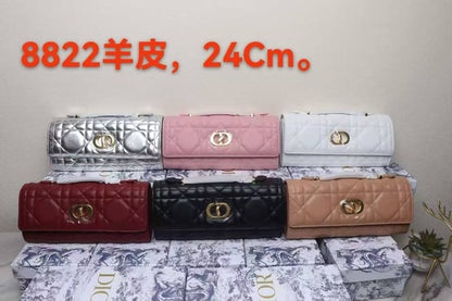 Dior
withbox 
100 dhs🇦🇪🇦🇪

Zain143
♥️♥️♥️