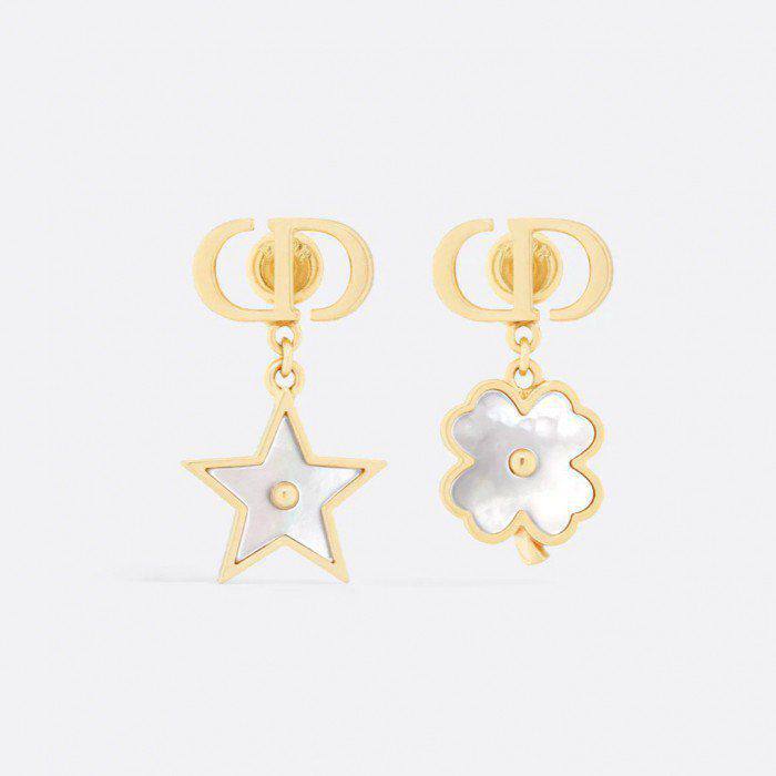Dior  set 💕
Necklace 
Earrings 
Bracelet 
Master Quality 💐

*170* AED normal box 📦

Zain48
♥️♥️♥️
