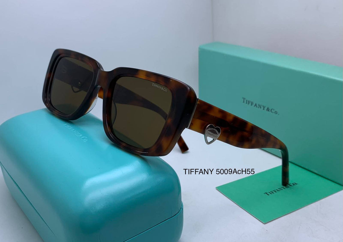 Ladies sunglasses 

super master quality 
200 dhs🇦🇪🇦🇪

Zain126
♥️♥️♥️