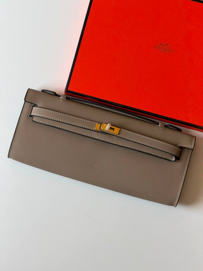 Hermes
 clutch 30cm💥Master quality ✅with box📦
360 dhs✅

Zain52
♥️♥️♥️