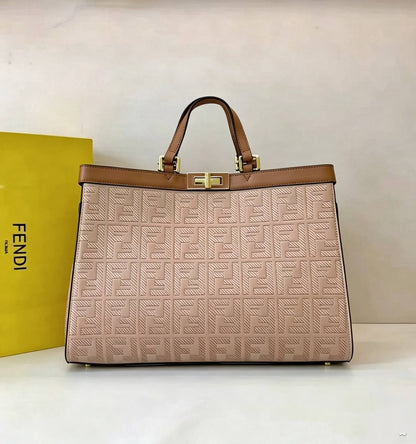 FENDI 

COPY ONE 
NEW CAME 
195 dhs🇦🇪🇦🇪

Zain39
♥️♥️♥️