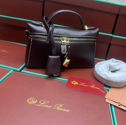 Loro Piana
110 dhs🇦🇪🇦🇪

Zain143
♥️♥️♥️